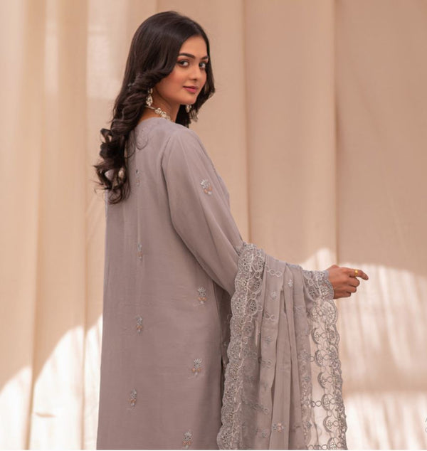 Mannat By Sufiya Kashif Chiffon Embroidered Collection (GPKS 02-S/M/L) - alternate view